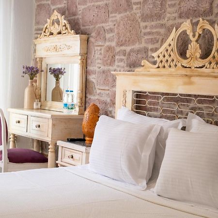 Cunda Mor Limon Otel Ayvalı エクステリア 写真