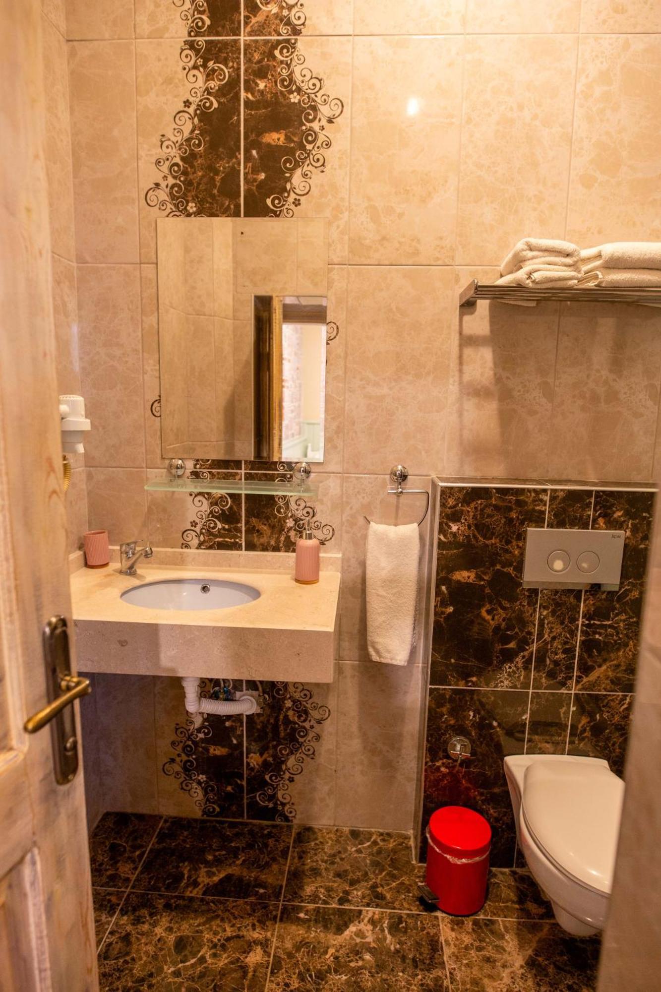 Cunda Mor Limon Otel Ayvalı エクステリア 写真