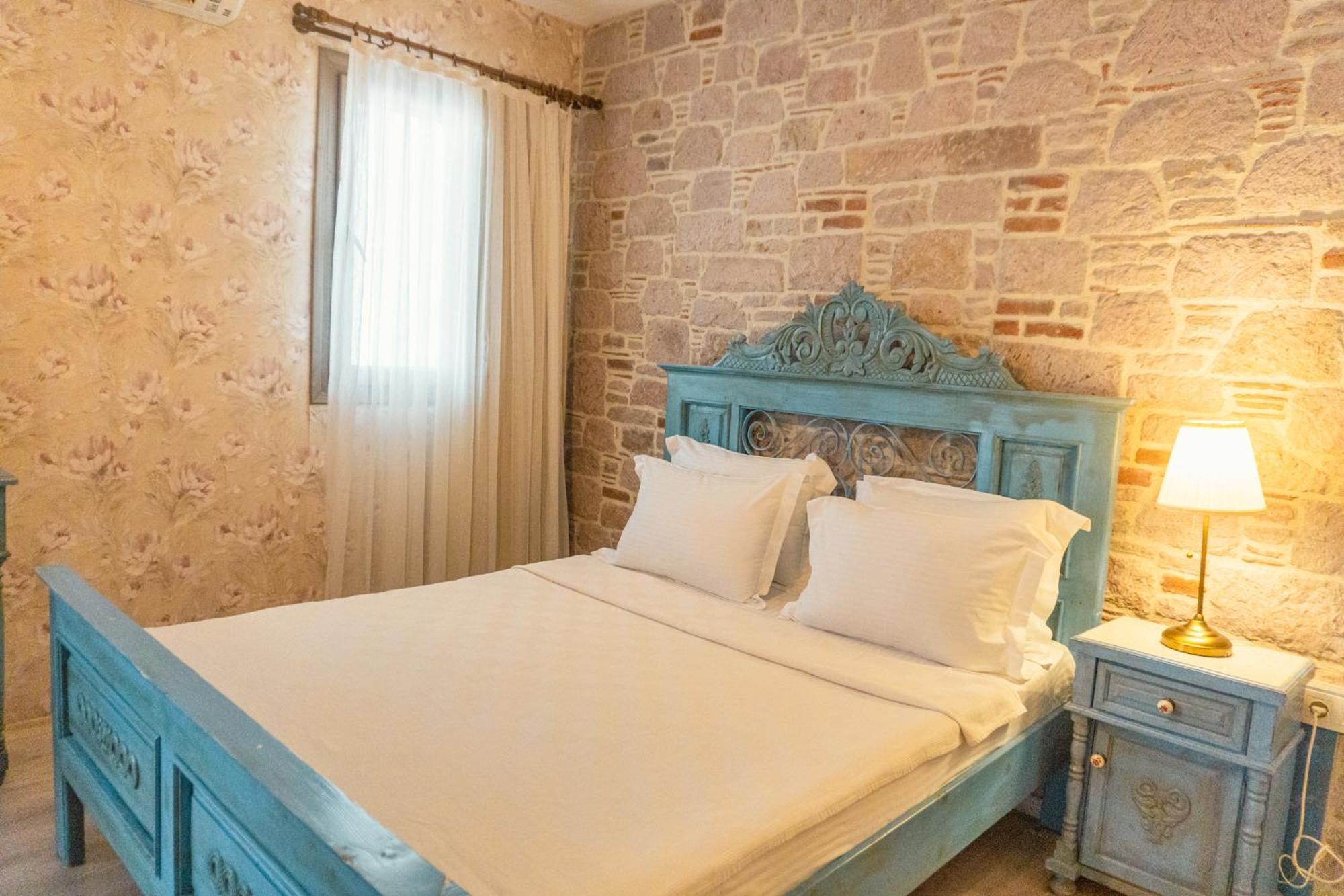 Cunda Mor Limon Otel Ayvalı エクステリア 写真