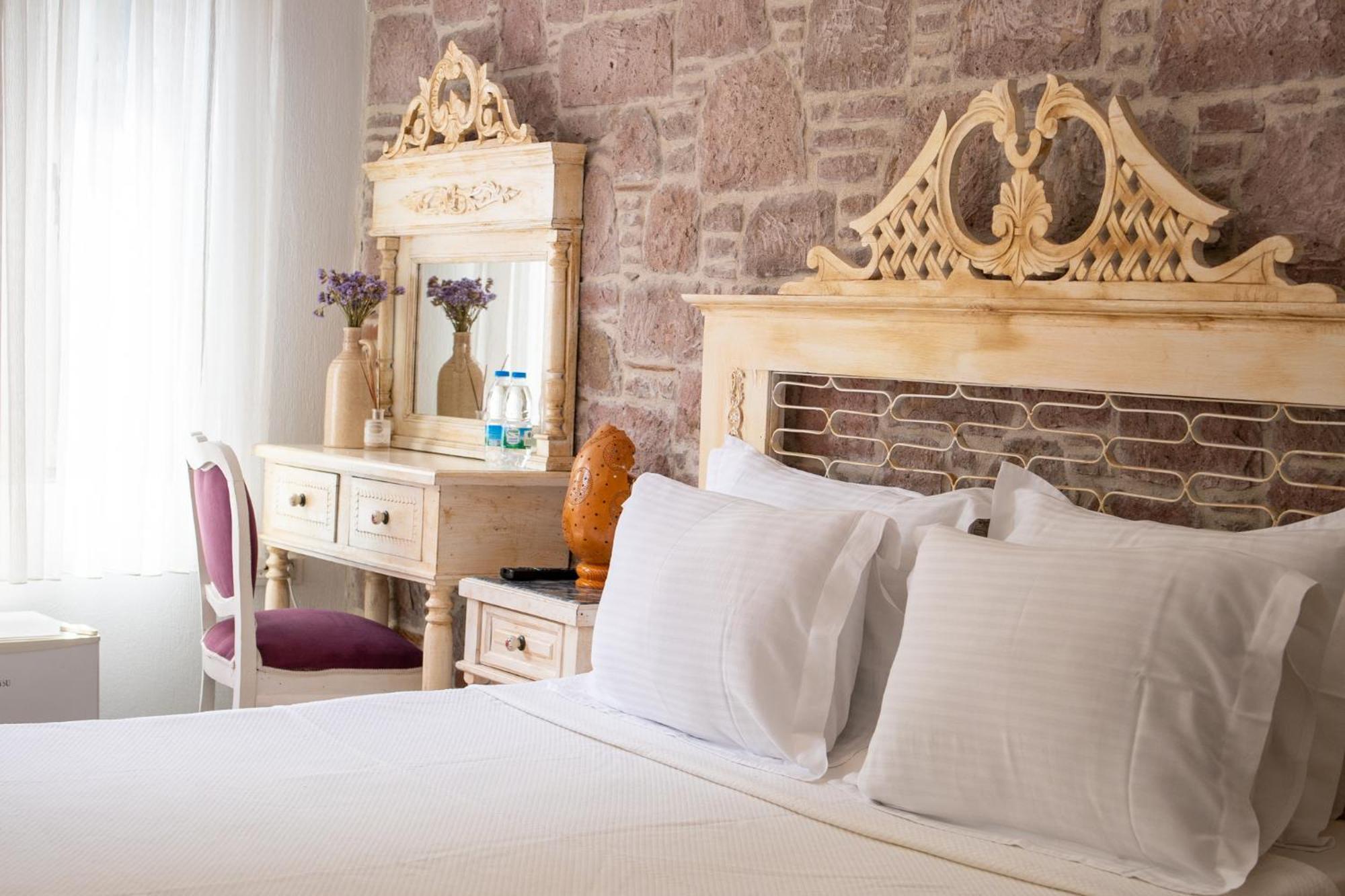 Cunda Mor Limon Otel Ayvalı エクステリア 写真