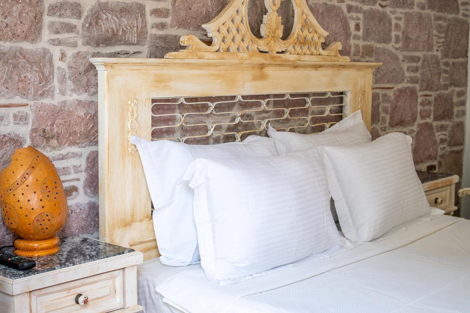 Cunda Mor Limon Otel Ayvalı エクステリア 写真