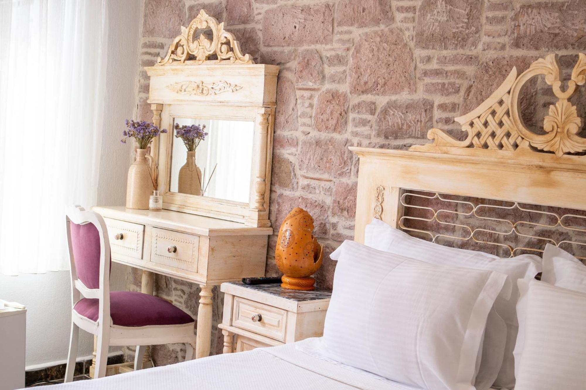 Cunda Mor Limon Otel Ayvalı エクステリア 写真