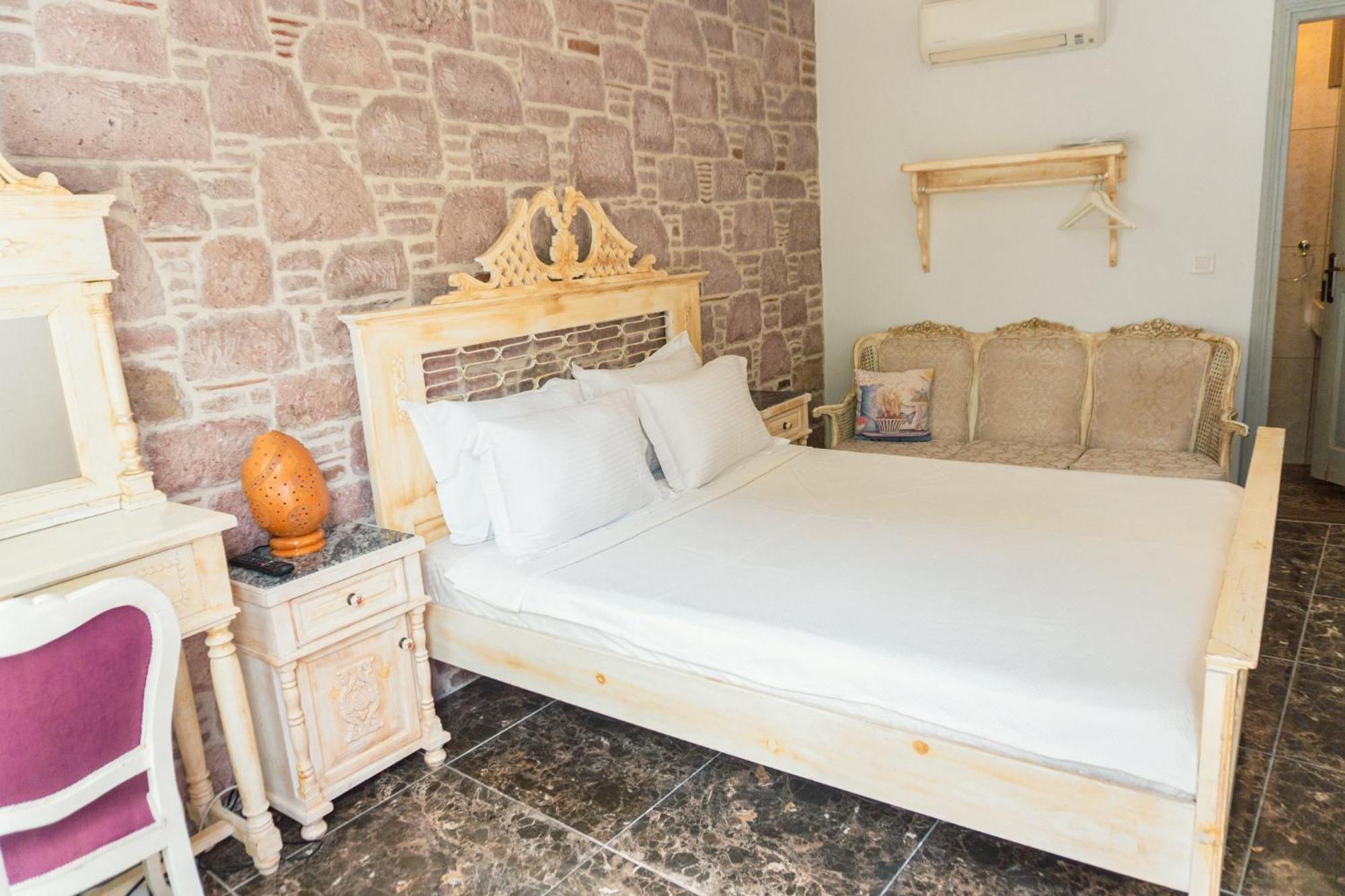 Cunda Mor Limon Otel Ayvalı エクステリア 写真