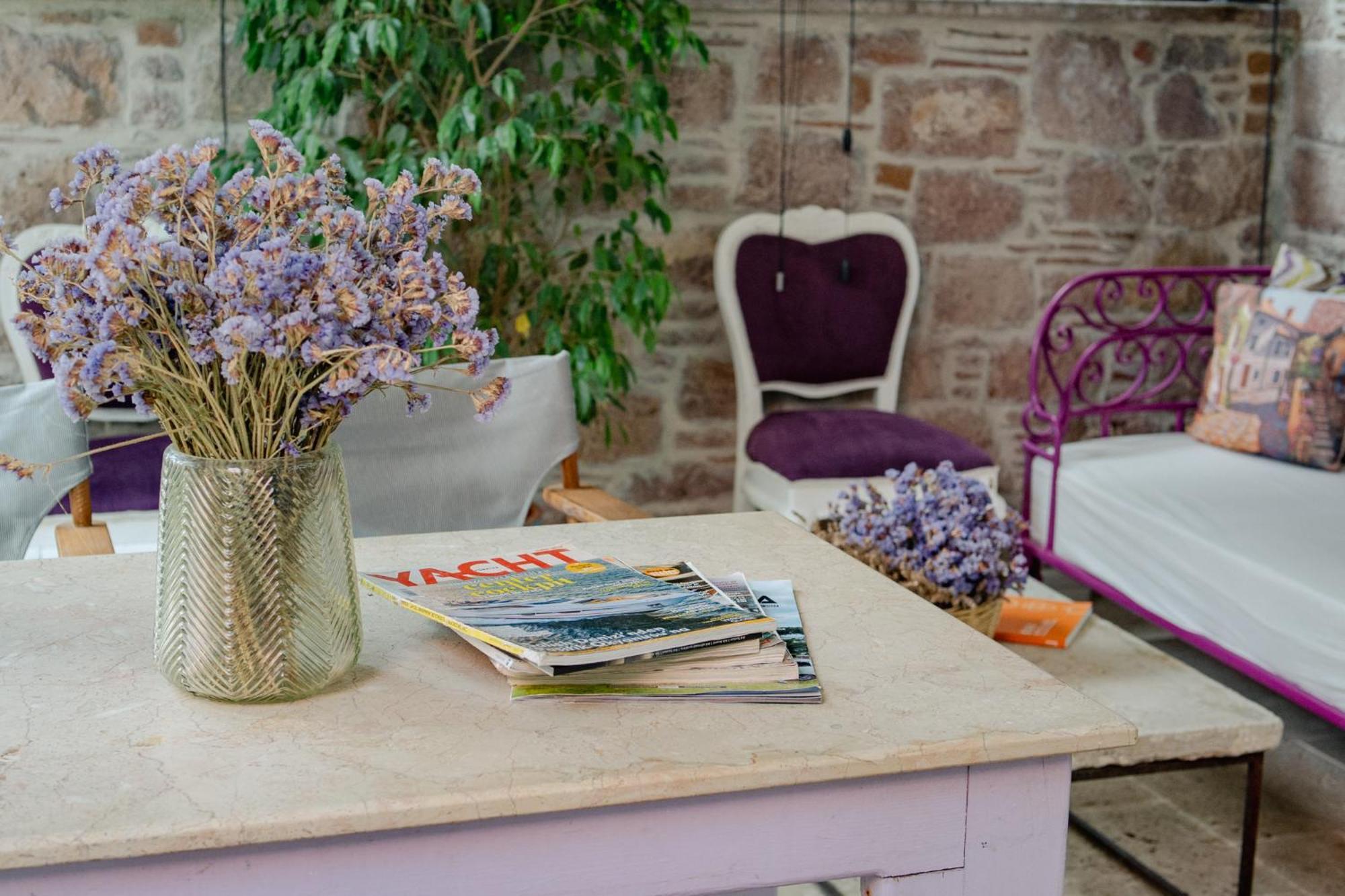 Cunda Mor Limon Otel Ayvalı エクステリア 写真